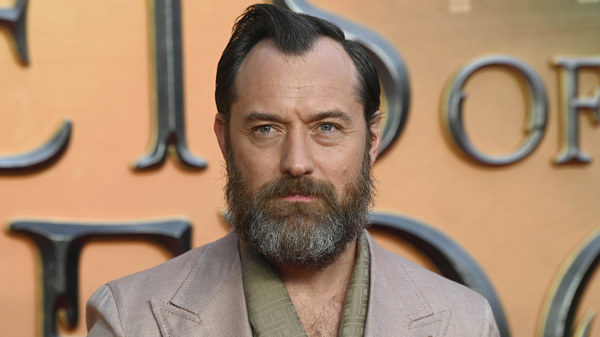 jude law 2022 hair