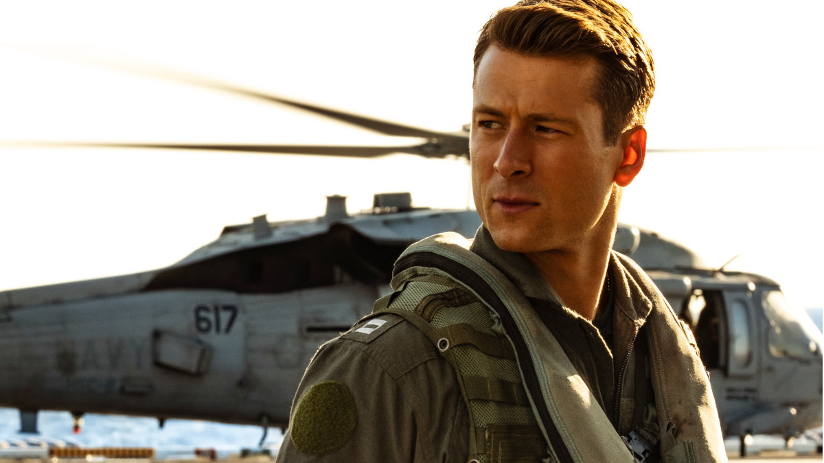 Who Is Glen Powell? About The 'Top Gun: Maverick' Breakout Star – Hollywood  Life
