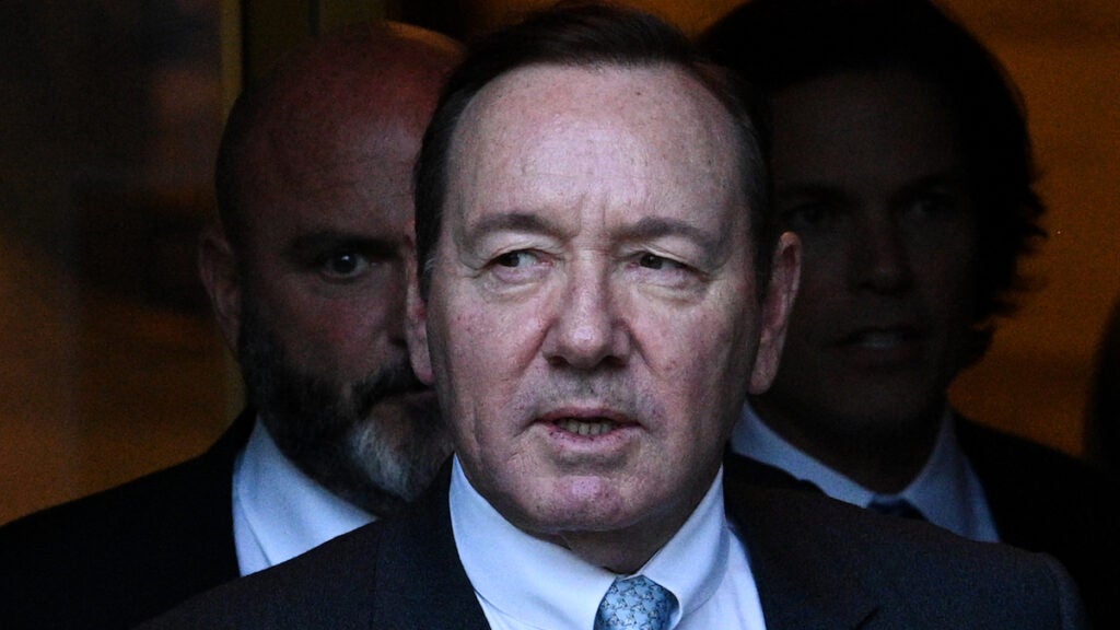 Kevin Spacey Denies Anthony Rapp Assault, Says 'Neo-Nazi' Father Kept ...