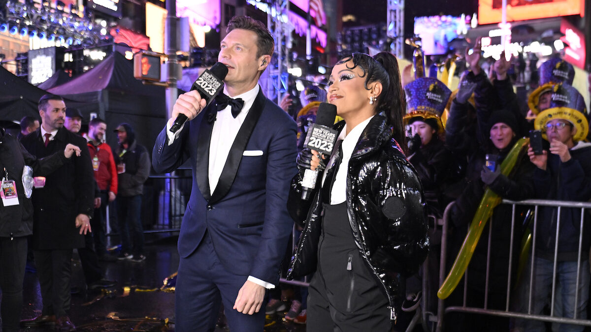 Abcs New Years Rockin Eve Rings In 2023 With 137 Million Viewers 