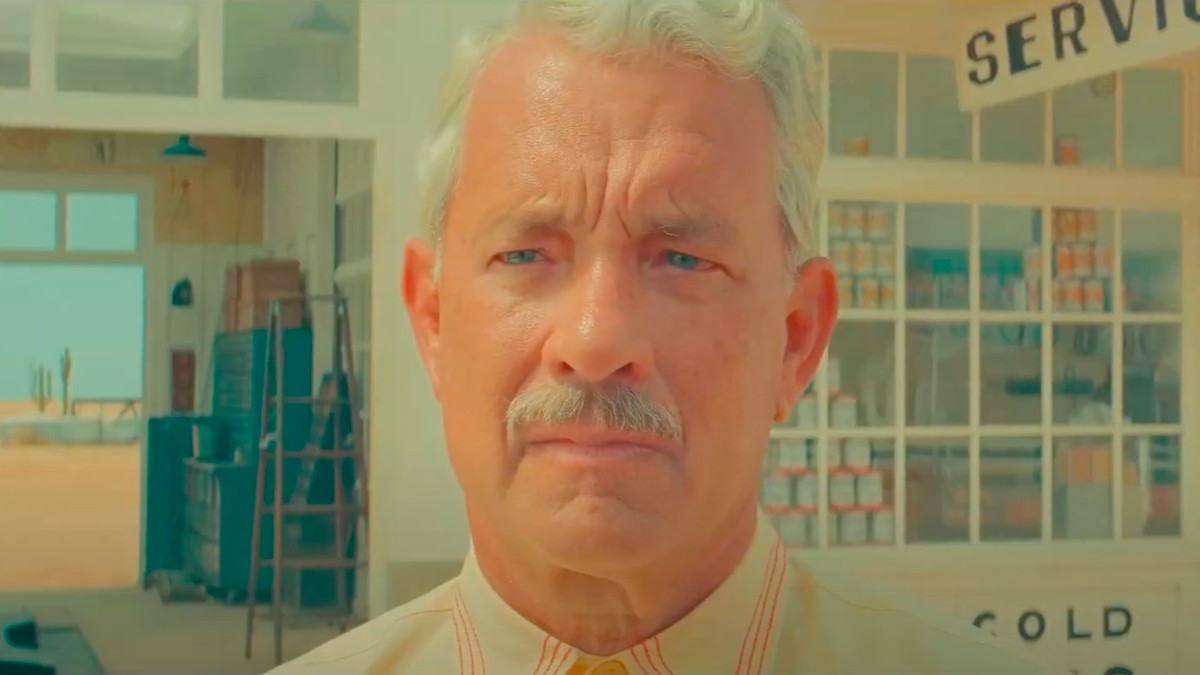 Wes Anderson's Asteroid City Trailer Features Tom Hanks and an Alien
