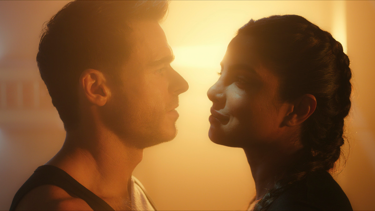 1200px x 675px - Citadel': Priyanka Chopra Jonas and Richard Madden Are Flirty Spies in  Trailer for Prime Video Series (Video)