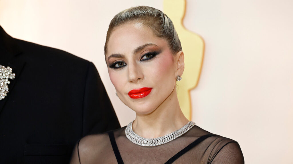 Lady Gaga Performs Stripped Down of 'Hold My Hand' at Oscars