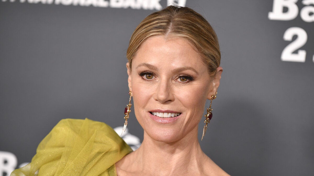 'Modern Family' Star Julie Bowen to Star in Peacock Thriller Series ...