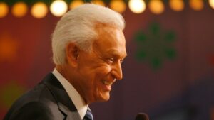 Bob Barker tapes his final episode of "The Price Is Right"