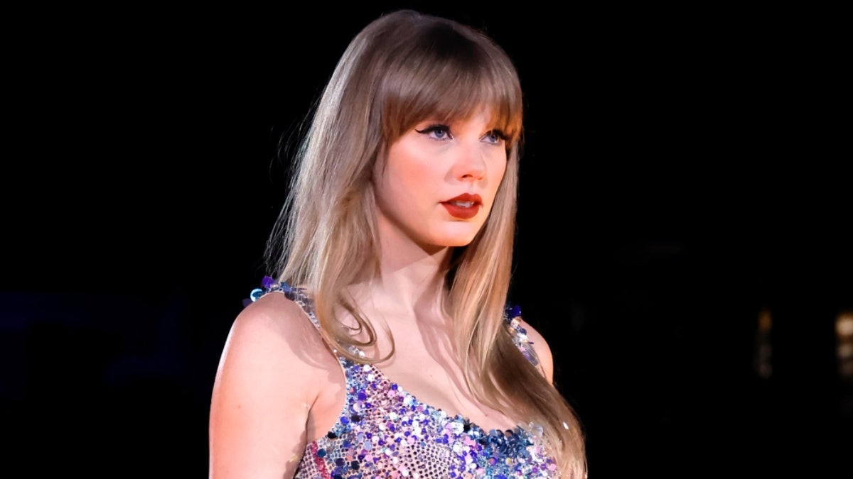 Taylor Swift 'Eras Tour' Concert Film Shatters AMC Theaters Presales ...