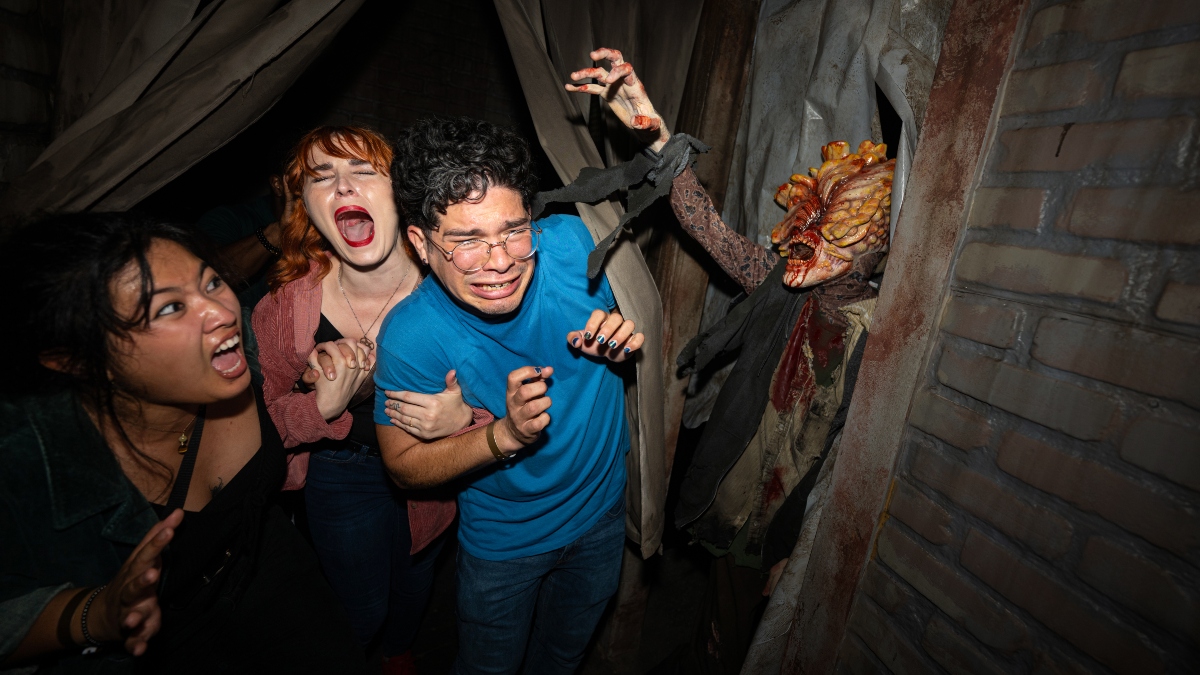 Watch footage of The Last of Us experience at Universal Studios Halloween  Horror Nights