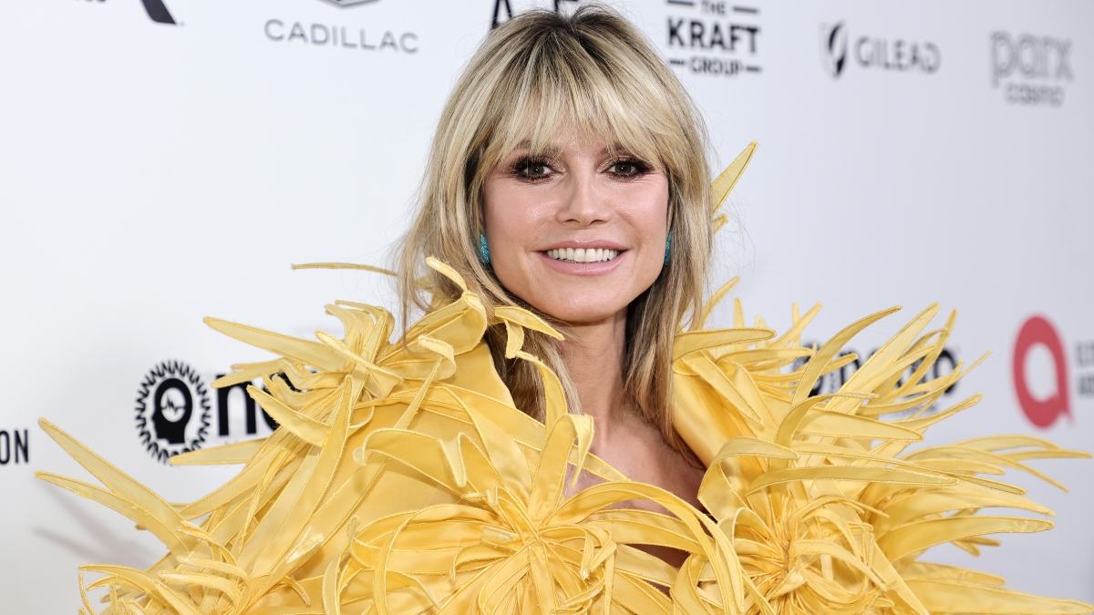 Heidi Klum Teases 'Gigantic' Halloween Costume