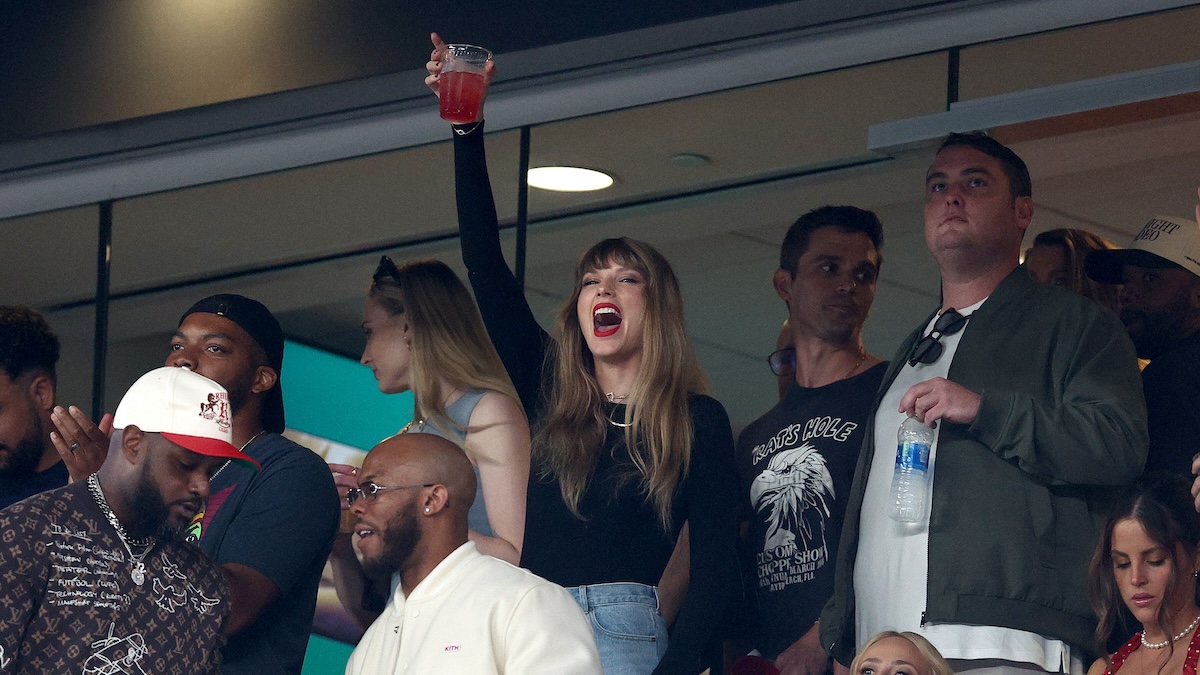 Taylor Swift Sunday Night Football