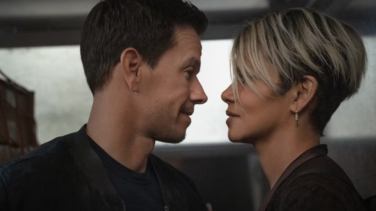 ‘The Union’ Review: Mark Wahlberg, Halle Berry's Netflix Comedy