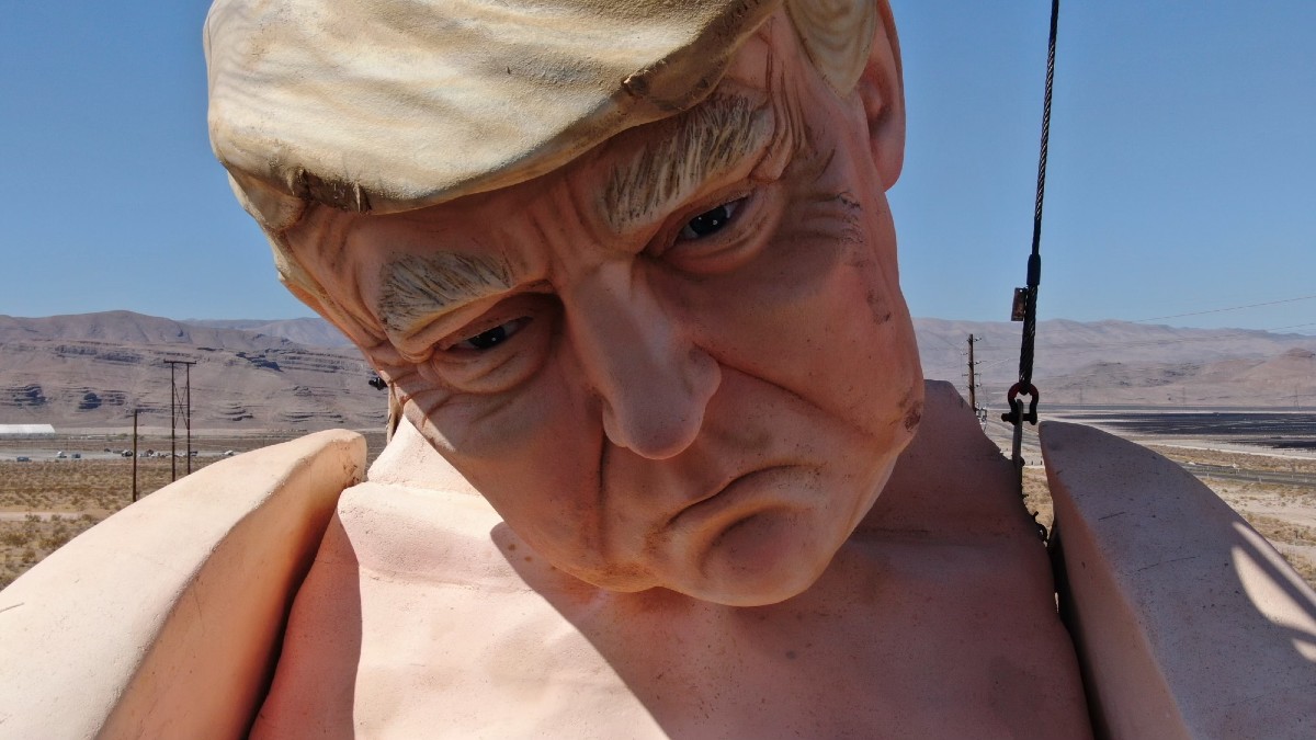 43-Foot-Tall Naked Trump Marionette Debuts in Las Vegas | Photos