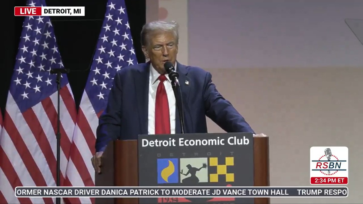 Slurring Trump Rambles Aimlessly About ‘Biden Circles’ and Trashes Detroit During Speech in… Detroit | Video