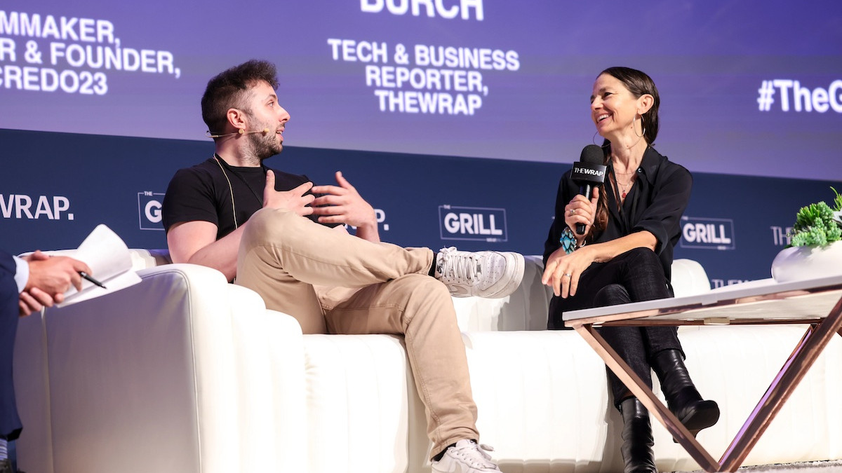 Justine Bateman Warns AI Will ‘Burn Down the Business’: ‘The Structure Will Collapse’ | Video