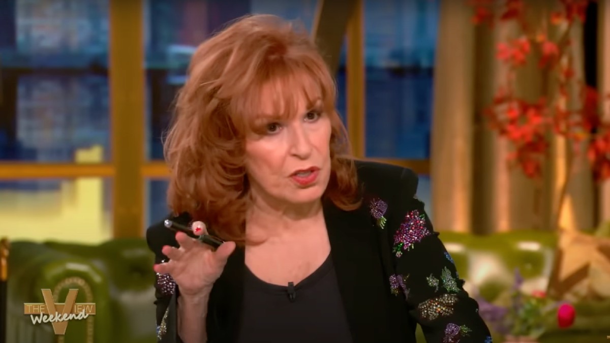 ‘The View’ Crowd Goes Dead Silent for Trump’s Fake TIME Cover | Video