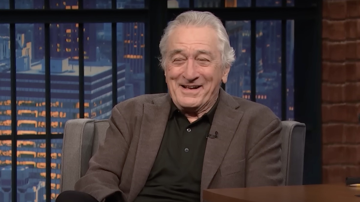 Seth Meyers Charms Robert De Niro With a Corny Dad Joke About His New Gangster Movie | Video