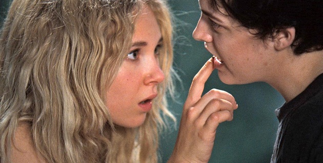 Jack and Diane Review The Worst Teen Lesbian Romance About Werewolves and Nosebleeds Youll Ever